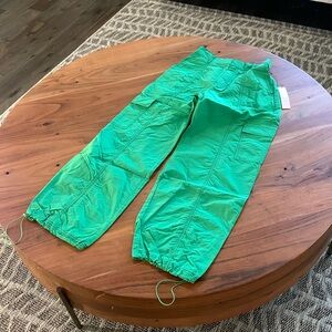 💦 New Women’s size small from Love Tree Cargo